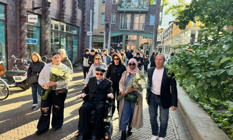 مغاربة وهولنديون يحيون ذكرى 4 ماي ويكرمون شهداء الحرب + فيديو 1 مغاربة وهولنديون يحيون ذكرى 4 ماي ويكرمون شهداء الحرب + فيديو