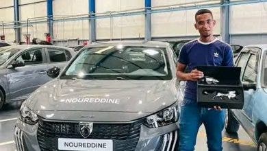 شركة "بيجو" تهدي الشاب نور الدين سيارة جديدة بعد موقفه البطولي