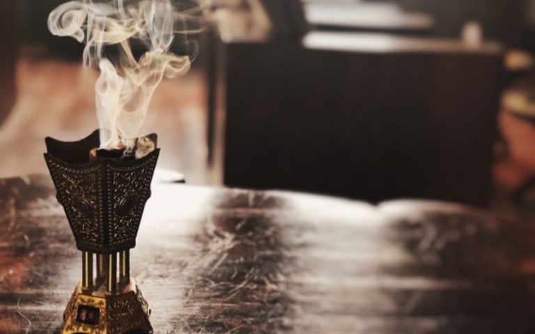 عود بخور يشعل حريقا مدمرا في محل تجاري بالناظور