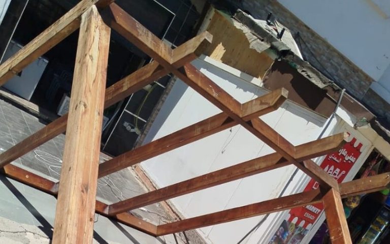 طنجة.. الولاية تغض الطرف عن احتلال الملك العمومي لنافذ رغم هدم لجاره