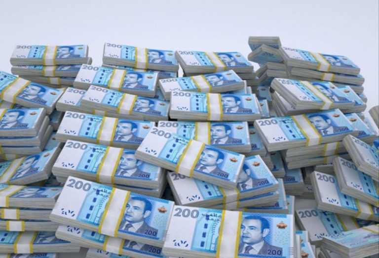 كيف بنى أستاذ أكادير" النافذ" إمبراطوريته من شهادات الماستر؟