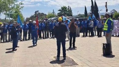 عمال المحطة الحرارية بجرادة يحتجون ويواصلون التصعيد