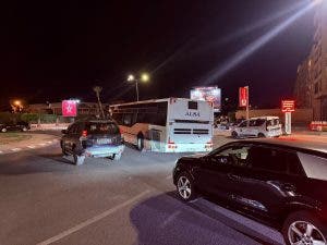 حافلة "ألزا" المتهالكة تتسبب في توقف السير والمرور بمراكش (صور)
