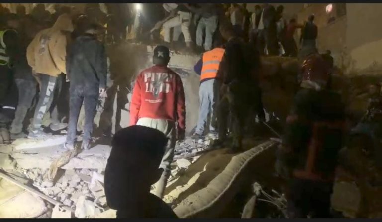 إنهيار مبنى آيل للسقوط فاس