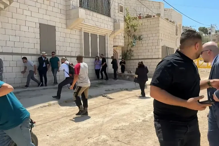 طلقات تحذيرية من الجيش الإسرائيلي باتجاه دبلوماسيين في الضفة الغربية