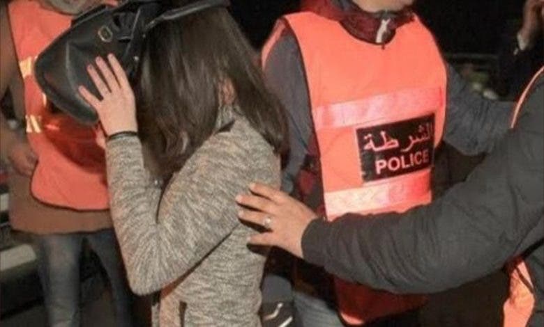 توقيف يوتيوبر شهيرة في مطار محمد الخامس بسبب بيع "قويلبات" مزورة لتكبير الأرداف 1 صورة تعبيرية