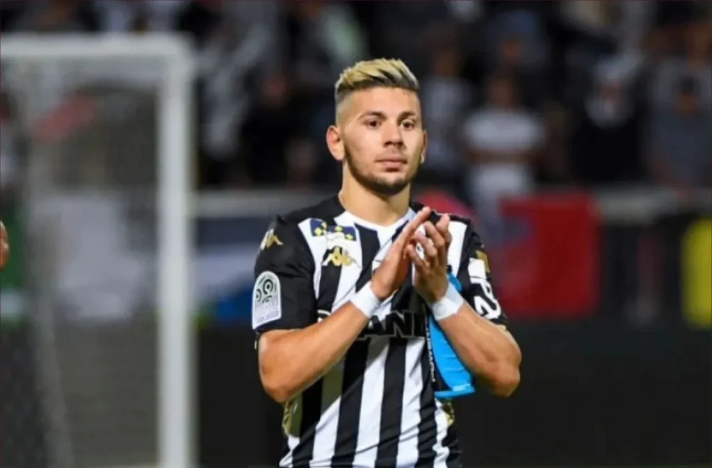 اللاعب الجزائري فريد الملالي