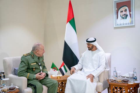 رئيس دولة الإمارات العربية المتحدة محمد بن زايد آل نهيان مع رئيس أركان الجيش الجزائري السعيد شنقريحة