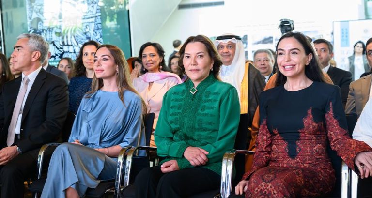 الأميرة للا حسناء تفتتح بباكو معرض "الزربية الرباطية نسيج من الفنون"
