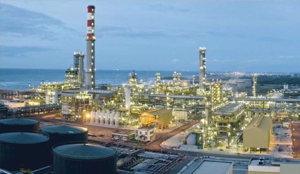 نقابة عمالية تحذر من تداعيات إغلاق المصانع الكبرى بالمحمدية