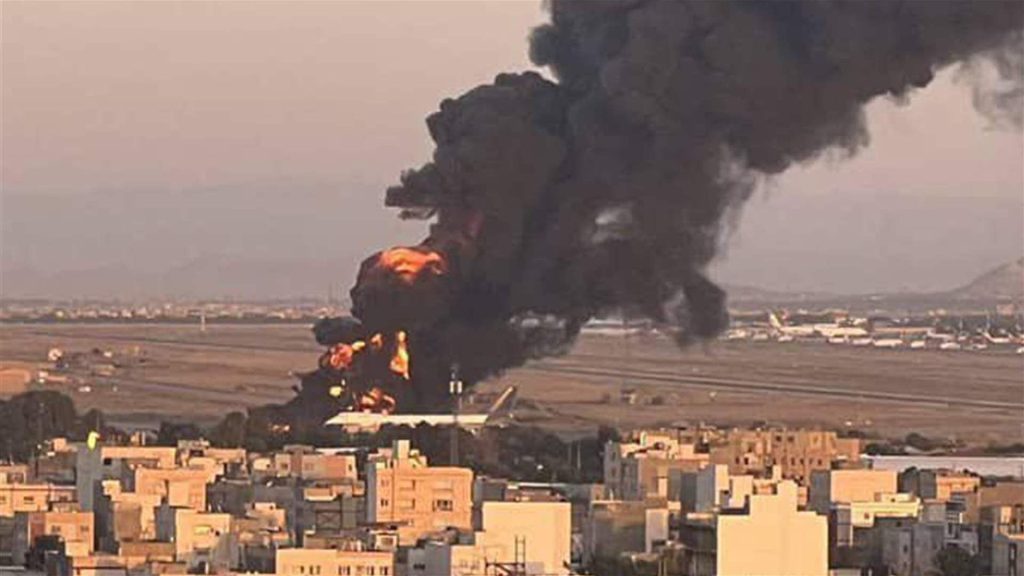 مطار مشهد بشرق إيران