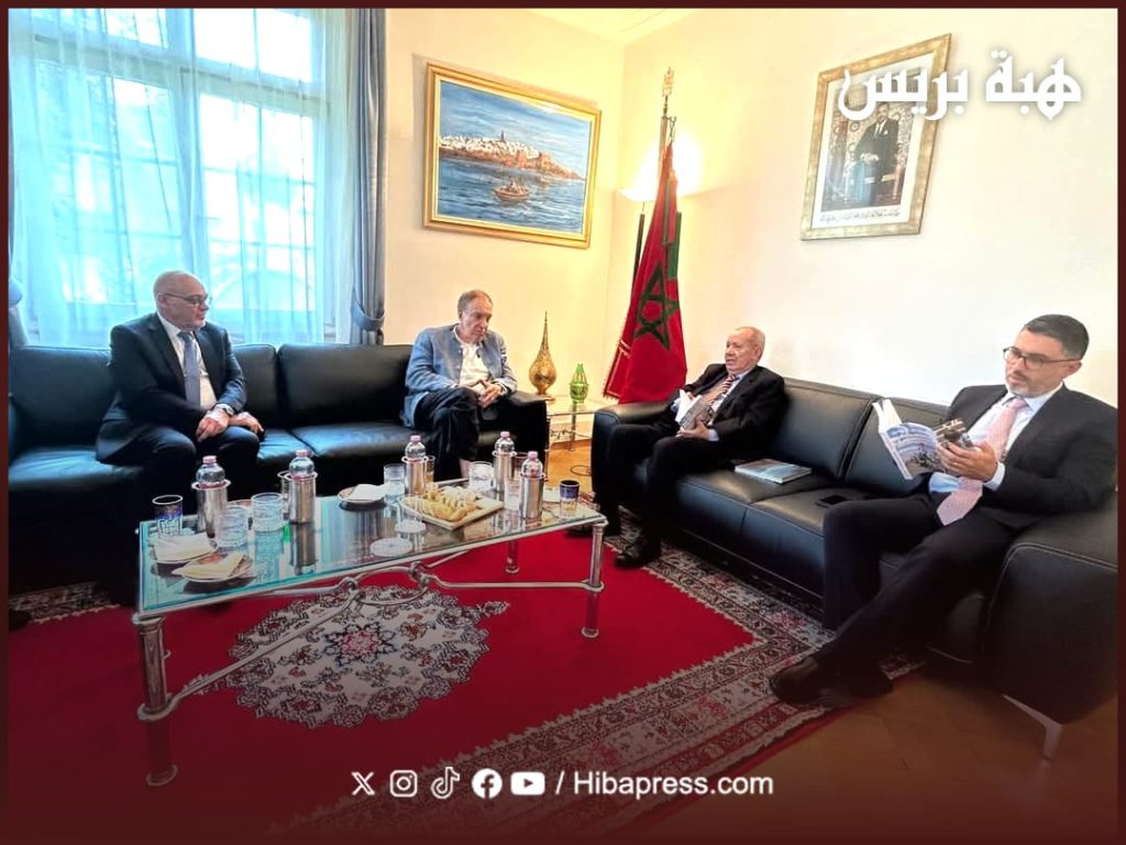 "الصحراء المغربية: أرض النور والمستقبل" يُوقّع في سويسرا بحضور شخصيات مرموقة