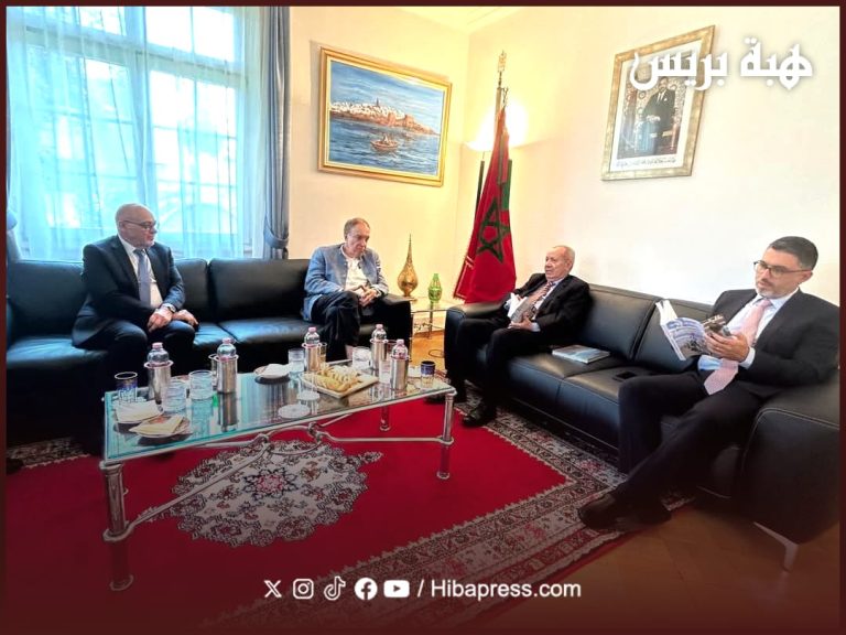 "الصحراء المغربية: أرض النور والمستقبل" يُوقّع في سويسرا بحضور شخصيات مرموقة