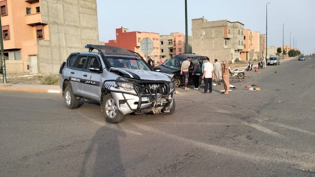 حادثة سير تتسبب في خسائر مادية لسيارة الدرك بتامنصورت