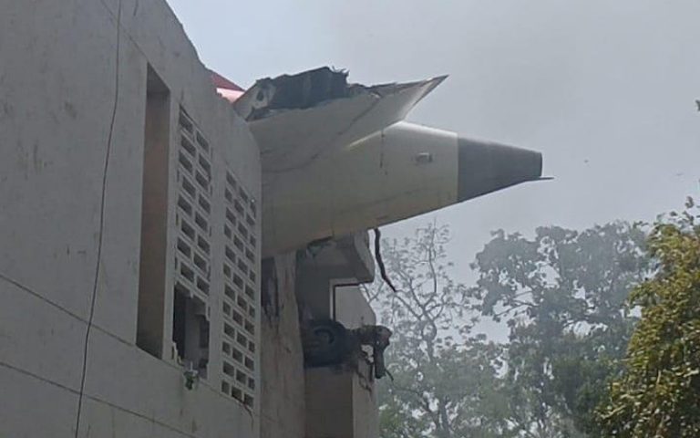 تحطم طائرة هندية.. هذه جنسيات الركاب