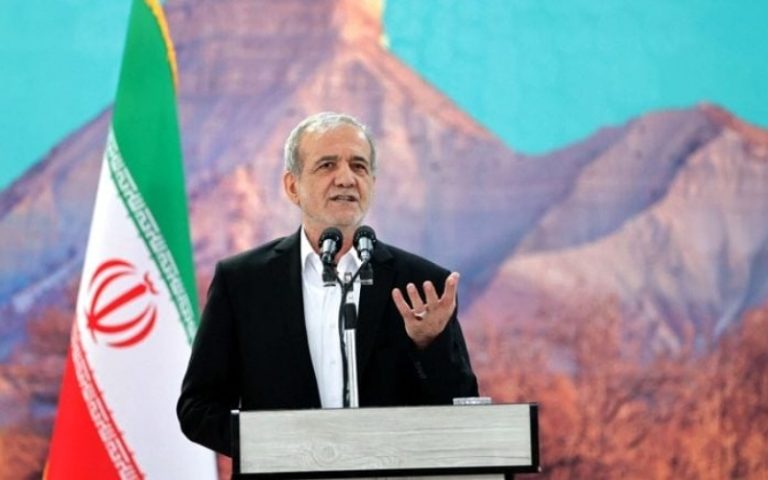 الرئيس الإيراني: طهران لا تنوي الحصول على أسلحة نووية