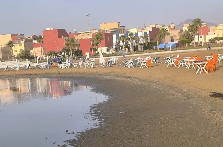 بحيرة مارشيكا.. من شاطئ عام إلى ضيعة خاصة؟ فوضى وتجاهل بيئي في قلب المشروع الملكي