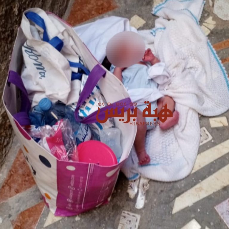 العثور على رضيع متخلى عنه بالشّارع العام