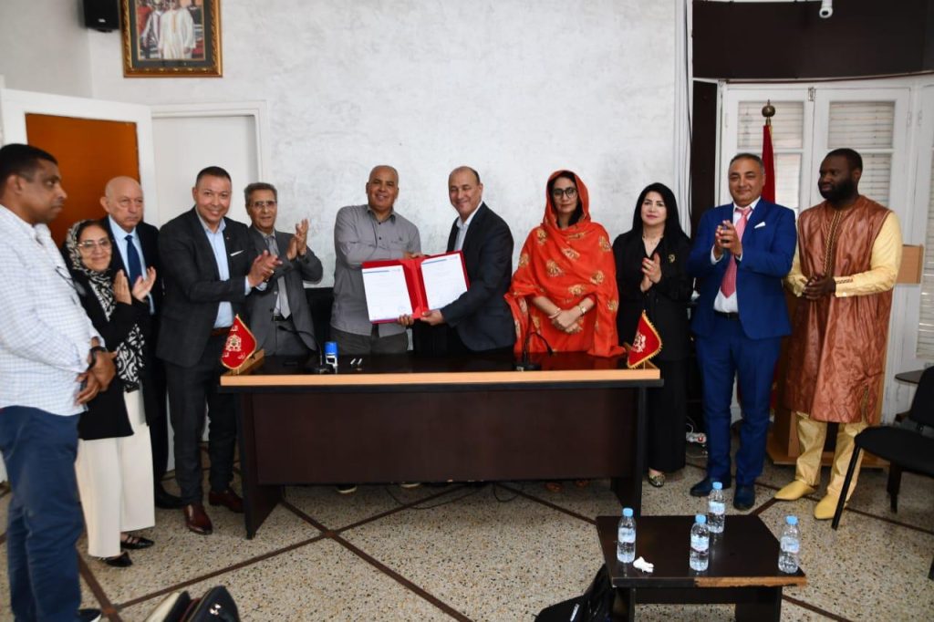 توقيع مذكرة تفاهم بين اتحاد الصحافيين المغاربة ولجنة الحوار حول ورش الجالية بالخارج(صور)