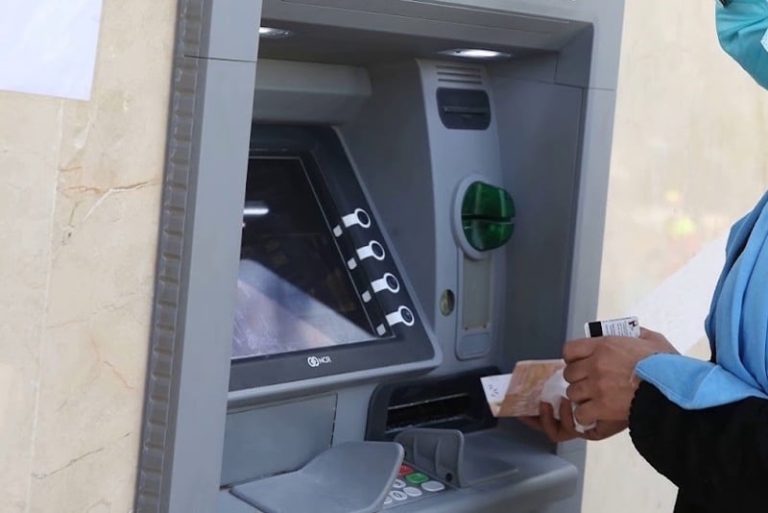 ندرة و محدودية الوكالات البنكية يثيران امتعاض ساكنة عين حرودة