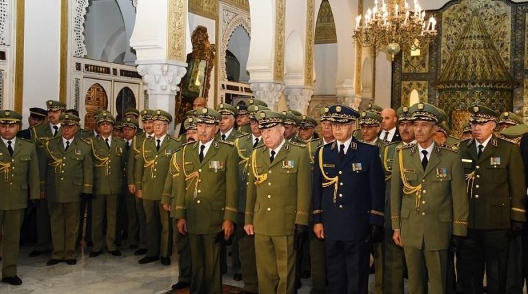 ضباط الجيش الجزائري