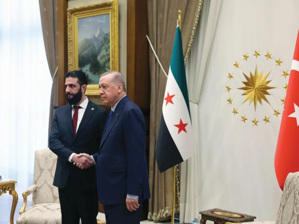 المبعوث الأميركي ينتقد إسرائيل ويدافع عن الحكومة السورية الناشئة