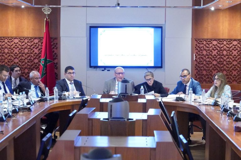 بعد اجتماع دام 7 ساعات…لجنة برلمانية تصوت على إعادة تنظيم المجلس الوطني للصحافة