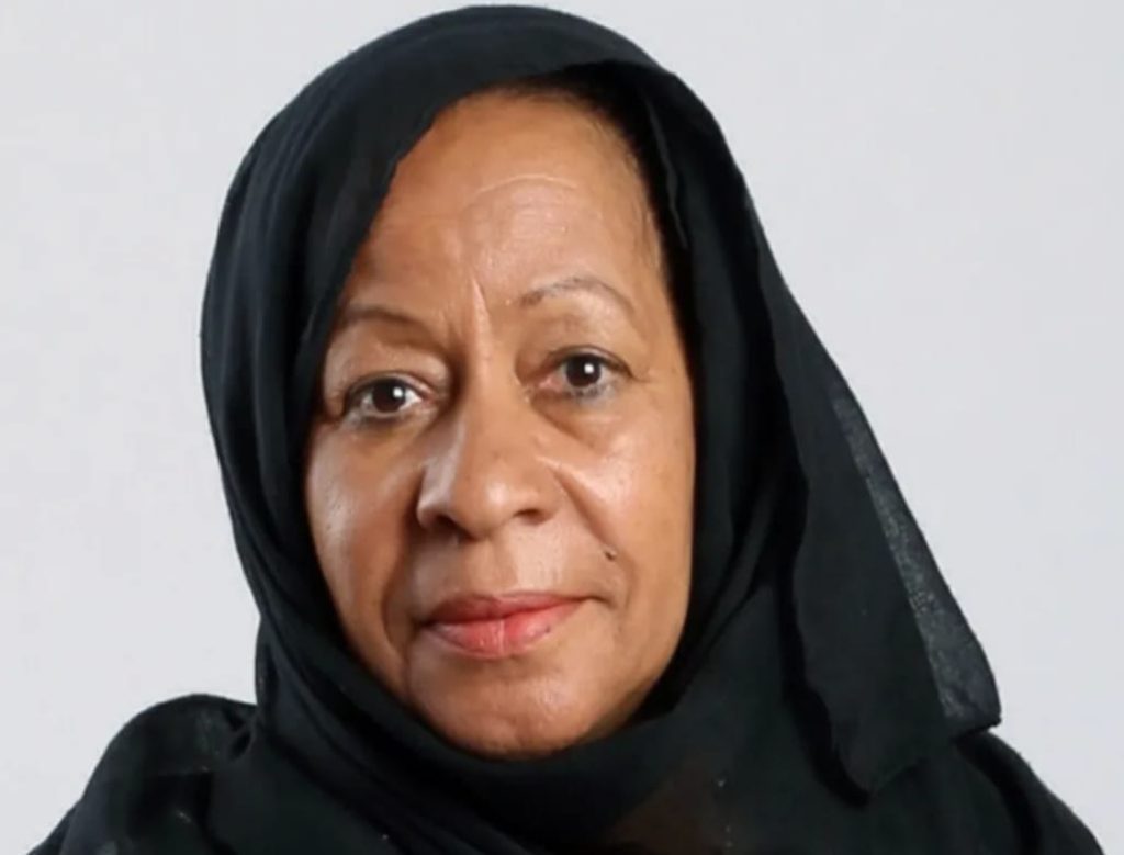 وفاة الإعلامية والفنانة الإماراتية رزيقة الطارش عن عمر يناهز 71 عامًا