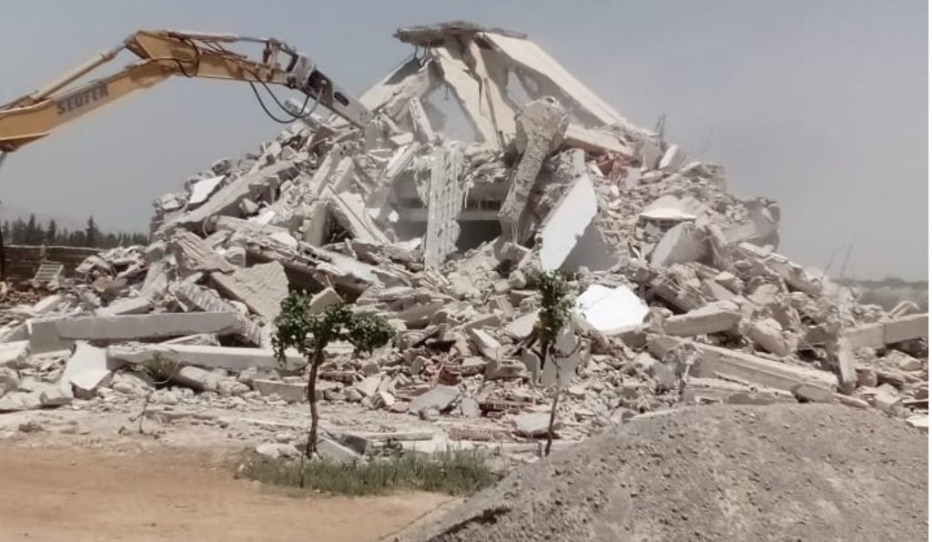 فاس..الوالي الصبار يتدخل لهدم فيلا بُنيت خارج القانون بولاد الطيب