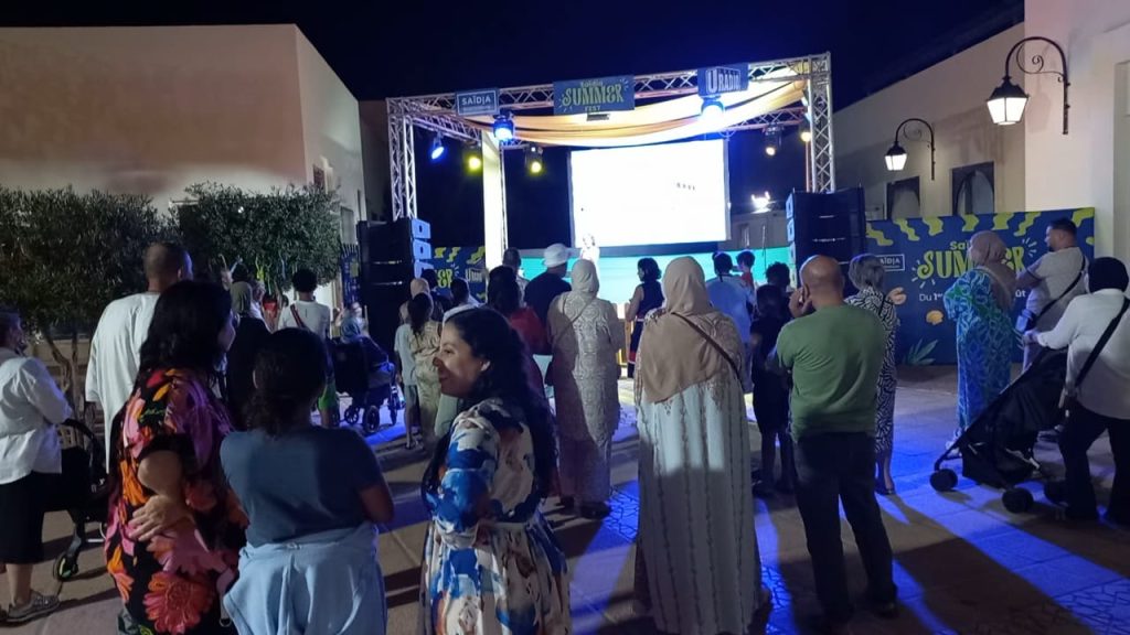 رغم شائعات الغلاء.. إقبال كبير للزوار على مدينة السعيدية