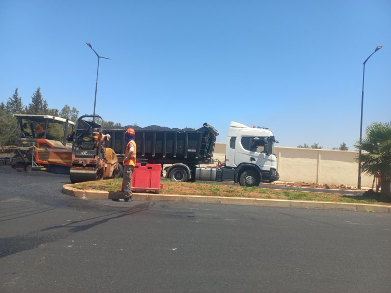 فاس تستعيد بريقها الحضري.. تزفيت شامل للمحاور الطرقية والوالي الصبار في قلب دينامية التجديد