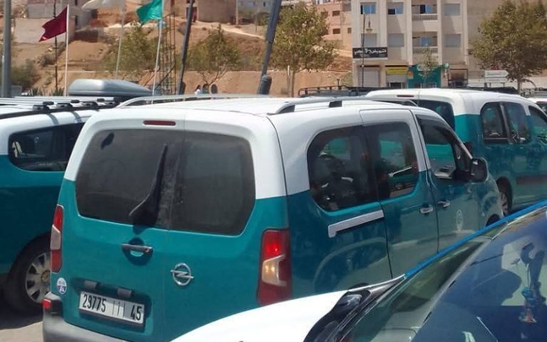 إمزورن.. احتجاجات في صفوف سائقي الأجرة وسط مطالب بتنظيم القطاع