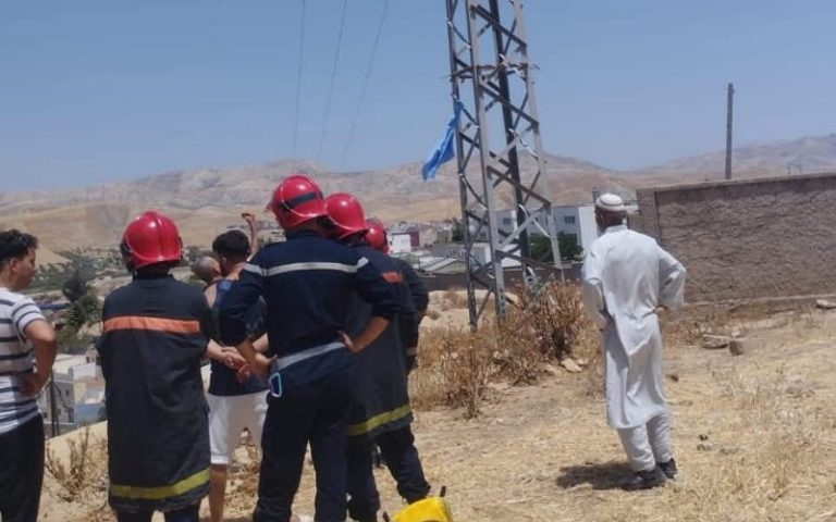 تازة.. إنقاذ فتاة من موت محقق بعد تسلقها عمودا كهربائيا بسبب ضغوطات عائلية