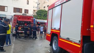 إندلاع حريق مهول في عمارة سكنية بالمضيق والسكان يحيون رجال الإطفاء بعد تدخلهم البطولي (صور) 6 إندلاع حريق مهول في عمارة سكنية بالمضيق والسكان يحيون رجال الإطفاء بعد تدخلهم البطولي (صور)