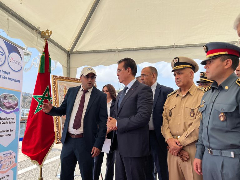 رفع اللواء الأزرق بالميناء الترفيهي للحسيمة