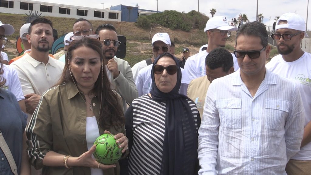 بين مبادرة "صيف نظيف" وتغول مقاهي عين الذياب.. من يراقب الشاطئ؟