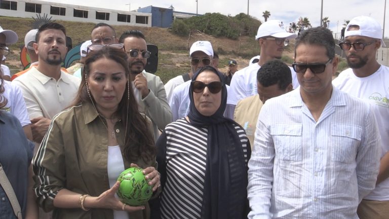 بين مبادرة "صيف نظيف" وتغول مقاهي عين الذياب.. من يراقب الشاطئ؟