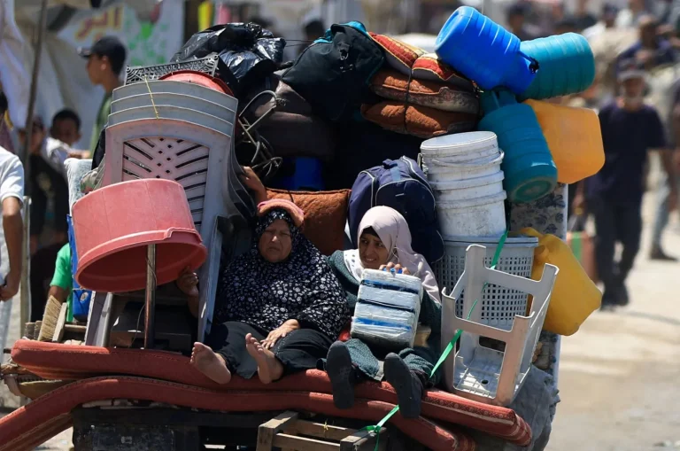 إسرائيل تكثف هجماتها قبيل اجتماع الكابنيت حول غزة