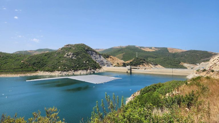 المغرب يطلق أول محطة شمسية عائمة بقدرة 13 ميغاواط