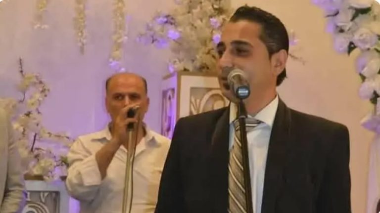 الاعتداء على المطرب عمر خيري يُشعل مواقع التواصل.. والداخلية السورية ترد بالنفي -صور