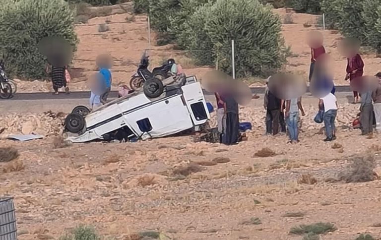 جرسيف .. إصابة 11 شخصاً في انقلاب سيارة بطريق الصباب
