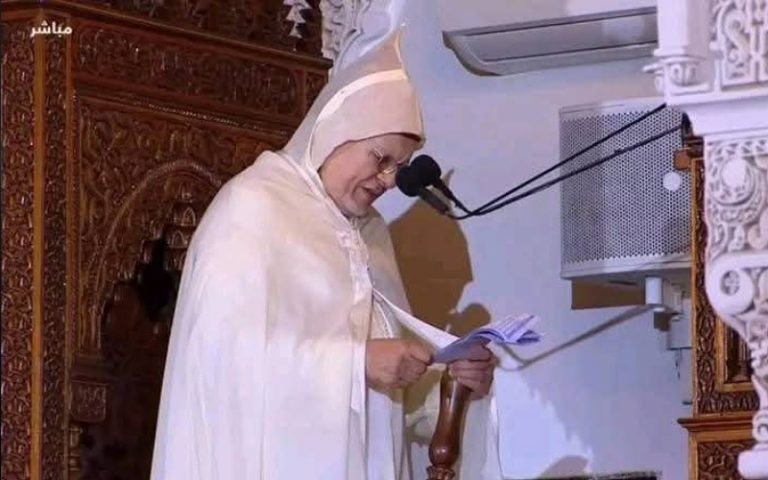 توقف خطبة الجمعة بمسجد حسان بالرباط بسبب عارض صحي لخطيب الجمعة