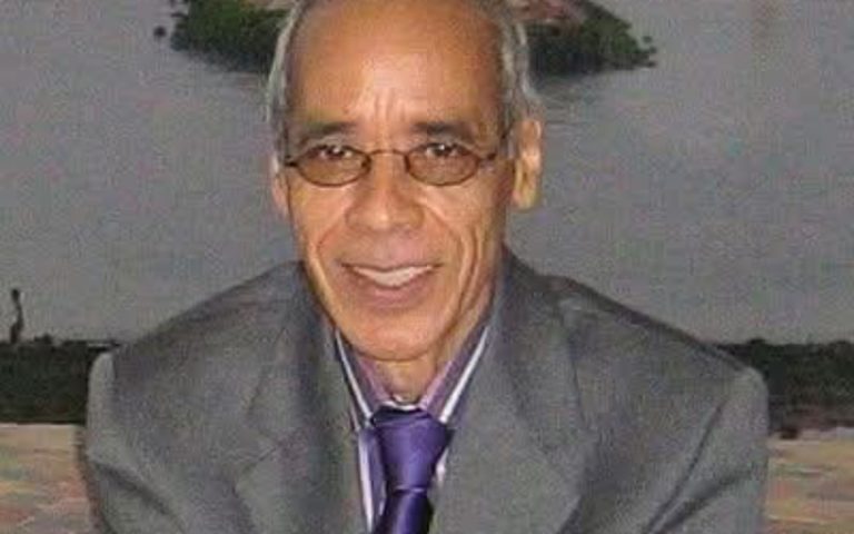 وفاة الإعلامي المغربي علي حسن نجم برنامج "سينما الخميس"