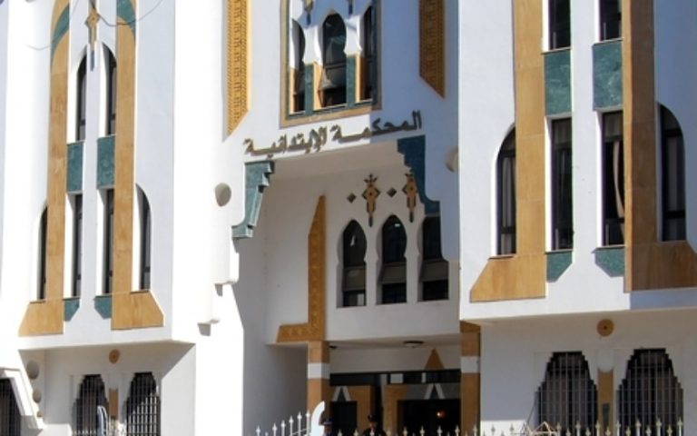 محكمة الحسيمة تقضي بأول عقوبة بديلة.. 100 درهم عن كل يوم حبس لمدة شهرين