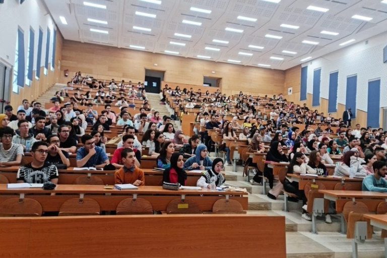 الماستر العادي والماستر الميسر: ما الفرق بينهما؟