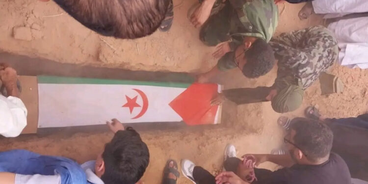 رفع علم جبهة "البوليساريو" في جنازة بكلميم يثير صدمة واستياء