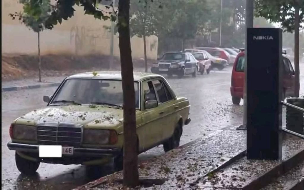 عاصفة رعدية مفاجئة تضرب منطقة "أسَاكَن" بإقليم الحسيمة