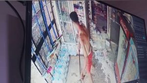 هجوم شخص على محل لبيع المواد الغذائية بتمنصورت
