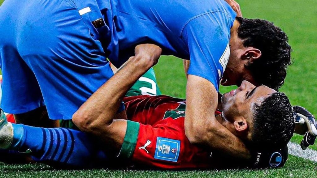 مغاربة يطلقون حملة ضخمة للتصويت على حكيمي و بونو