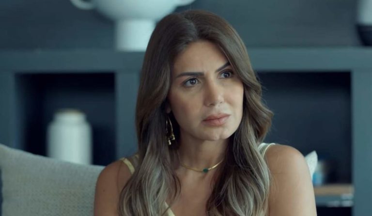 الفنانة المصرية نجلاء بدر
